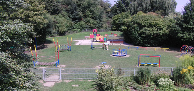 Das Bild zeigt die Kindertagesstätte Regenbogen in Bruchenbrücken, copyright Stadt Friedberg (Hessen)